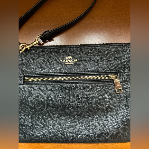 Coach Gallery Pouch - Picture 2 of 10